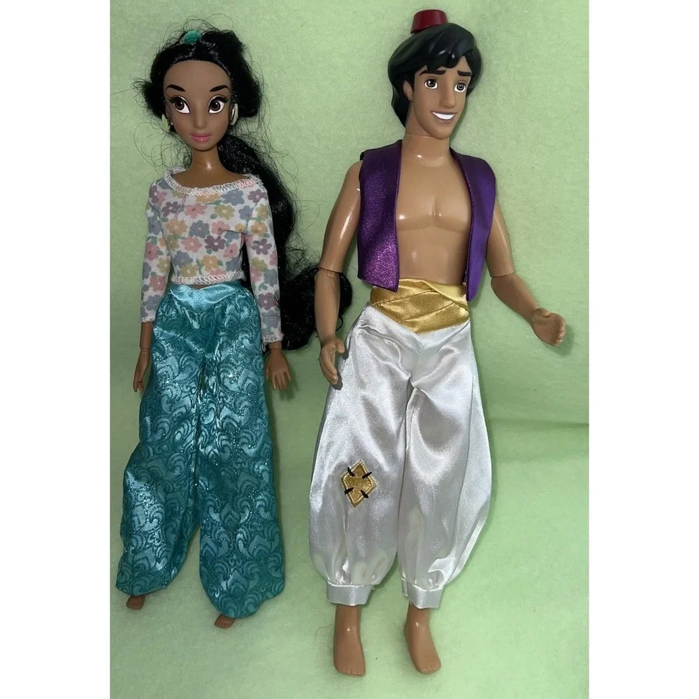 Jasmine & Aladdin Disney Store Original Dolls(6/b58)